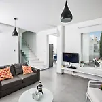 Ochosto Helios - Beautiful 5 Bedroom - Walking Distance 普罗塔拉斯