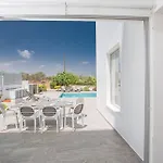 Ochosto Helios - Beautiful 5 Bedroom - Walking Distance 普罗塔拉斯
