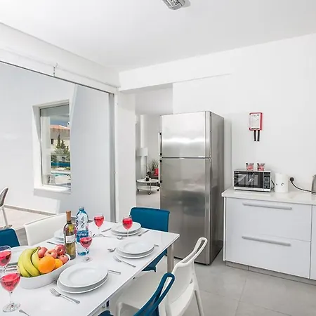 Ochosto Helios - Beautiful 5 Bedroom - Walking Distance * 普罗塔拉斯