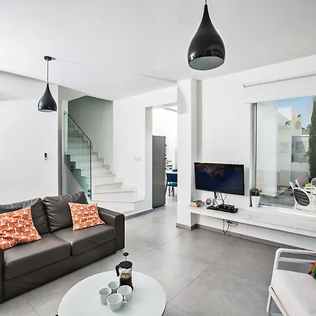 Ochosto Helios - Beautiful 5 Bedroom - Walking Distance 普罗塔拉斯