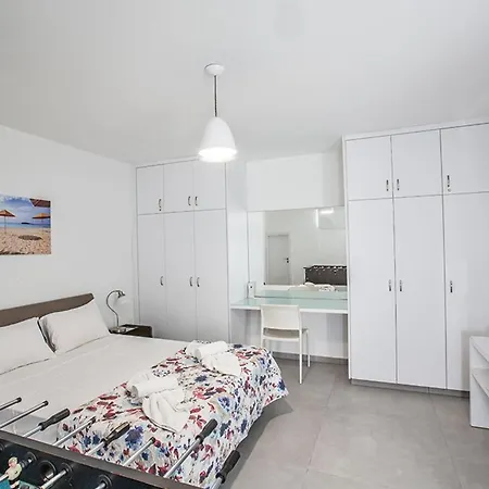 Ochosto Helios - Beautiful 5 Bedroom - Walking Distance 普罗塔拉斯