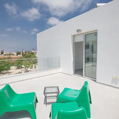 Ochosto Helios - Beautiful 5 Bedroom - Walking Distance To Fig Tree Bay Villa