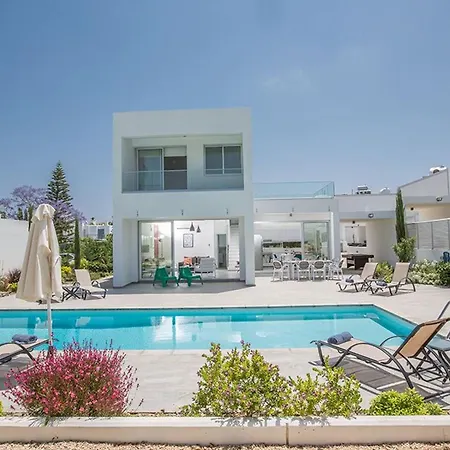 Villa Ochosto Helios - Beautiful 5 Bedroom - Walking Distance To Fig Tree Bay