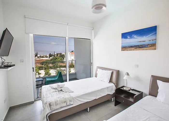 Villa Ochosto Helios - Beautiful 5 Bedroom - Walking Distance