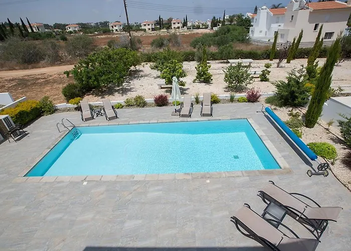 Villa Ochosto Helios - Beautiful 5 Bedroom - Walking Distance *