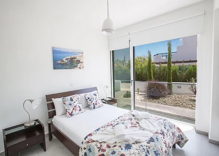 Ochosto Helios - Beautiful 5 Bedroom - Walking Distance