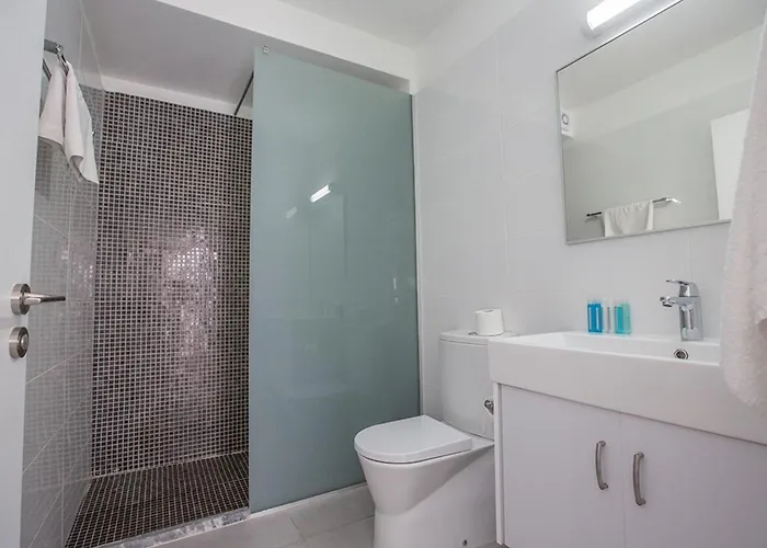 Ochosto Helios - Beautiful 5 Bedroom - Walking Distance * Protaras