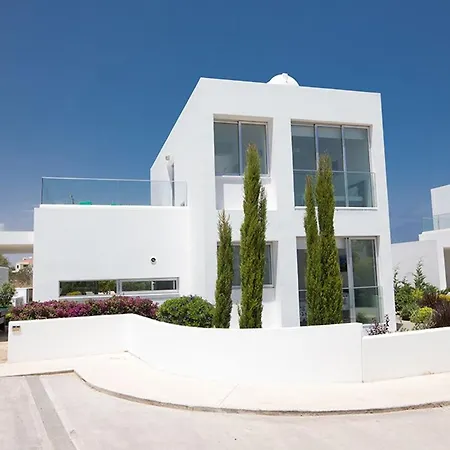Vila Ochosto Helios - Beautiful 5 Bedroom - Walking Distance Protaras