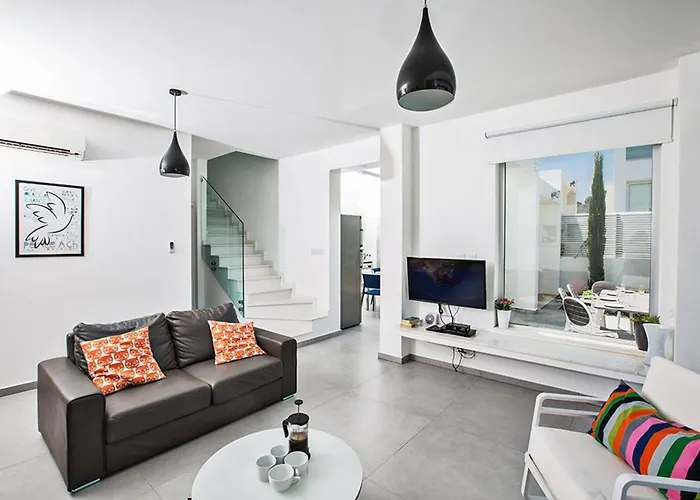 Ochosto Helios - Beautiful 5 Bedroom - Walking Distance Protaras