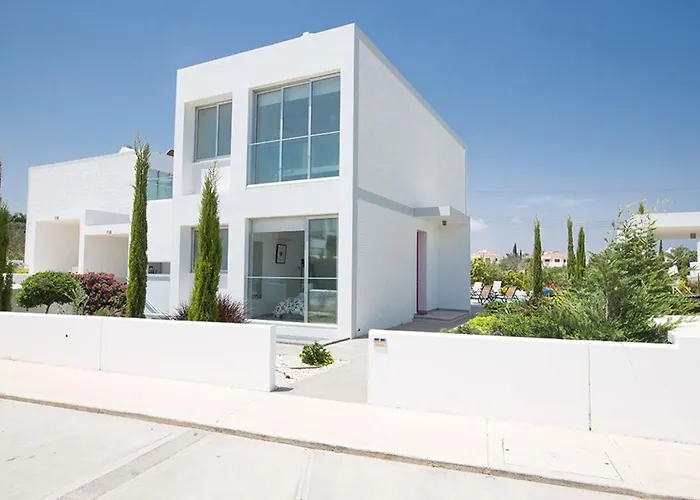 Ochosto Helios - Beautiful 5 Bedroom - Walking Distance Vila Protaras